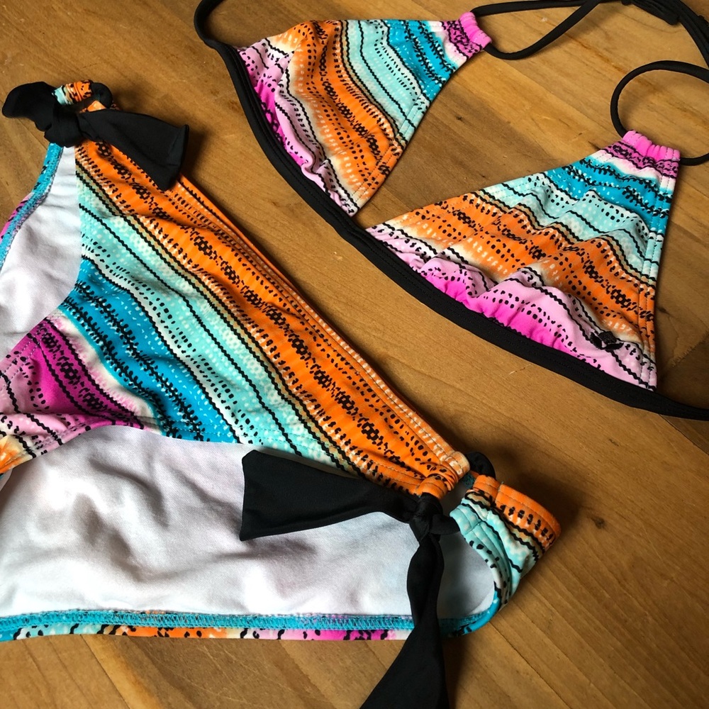 Reef Bikini 2 Piece Bathing Suit Set Colorful Stripes Cute Beachy Surf Women’s M